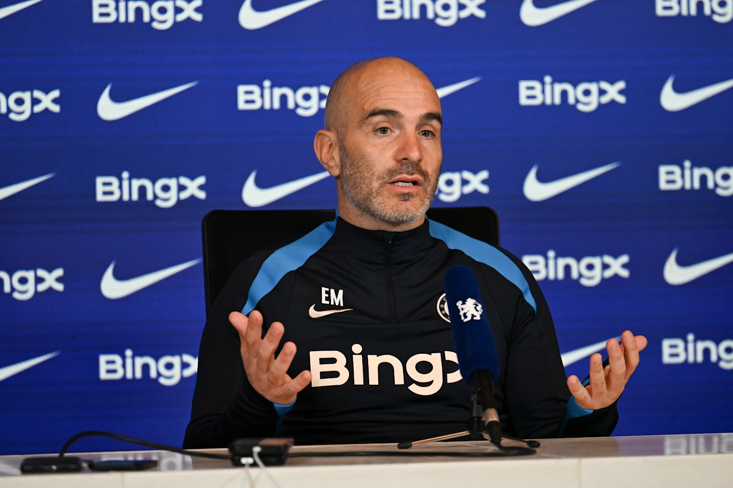 Chelsea manager Enzo Maresca...